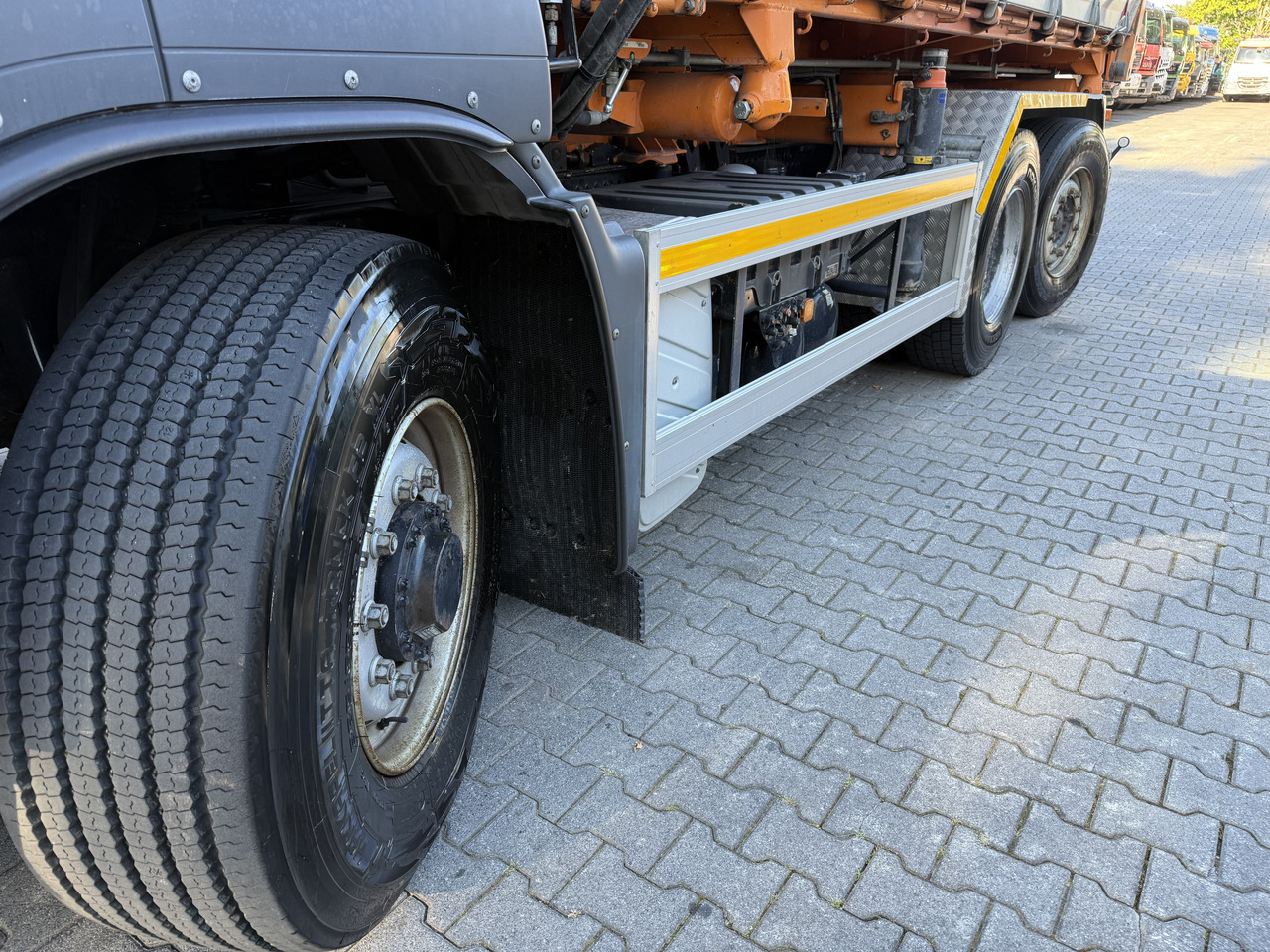 MAN TGS 28.400 6X4H-4 BL - Камион со кабинска шасија, Камион со кран: слика 3 MAN TGS 28.400 6X4H-4 BL - Камион со кабинска шасија, Камион со кран: слика 3