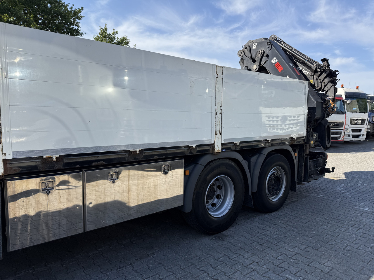 MAN TGX 26.480 6X2 Hiab 422 Bj 2017 bis 30 Meter - Камион со кран, Камион со платформа: слика 4 MAN TGX 26.480 6X2 Hiab 422 Bj 2017 bis 30 Meter - Камион со кран, Камион со платформа: слика 4