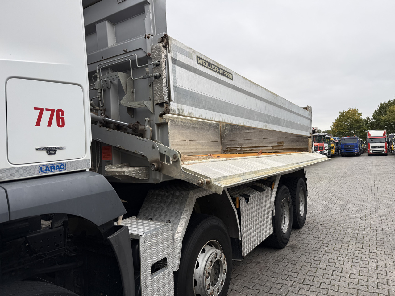 Mercedes-Benz Arocs 3246K 8X4 Meiller - Кипер: слика 3 Mercedes-Benz Arocs 3246K 8X4 Meiller - Кипер: слика 3