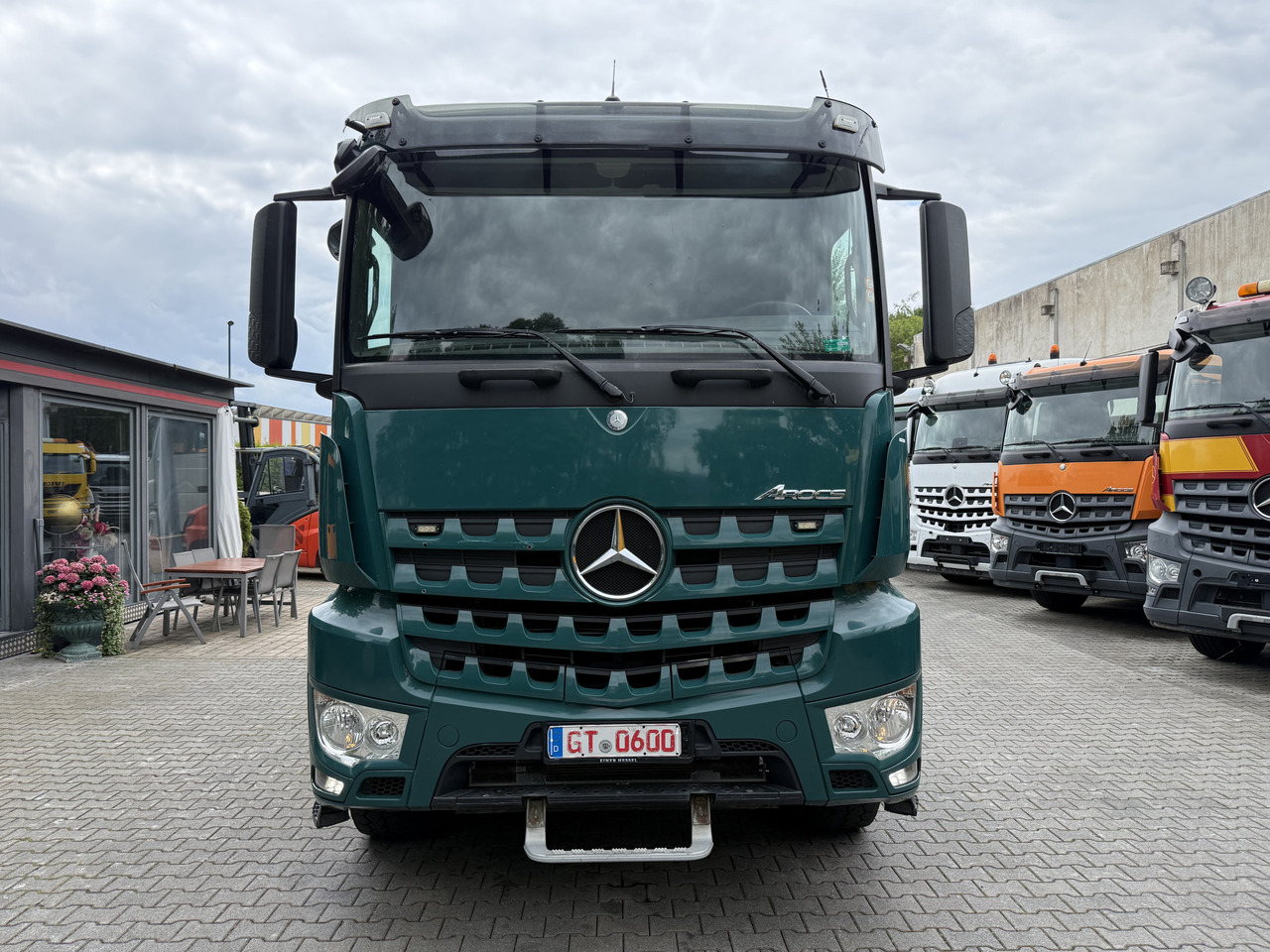 Лизинг на Mercedes-Benz Arocs 3251 8X4 Haken mit Kran HMF 2620 K5 Mercedes-Benz Arocs 3251 8X4 Haken mit Kran HMF 2620 K5: слика 8 Лизинг на Mercedes-Benz Arocs 3251 8X4 Haken mit Kran HMF 2620 K5 Mercedes-Benz Arocs 3251 8X4 Haken mit Kran HMF 2620 K5: слика 8