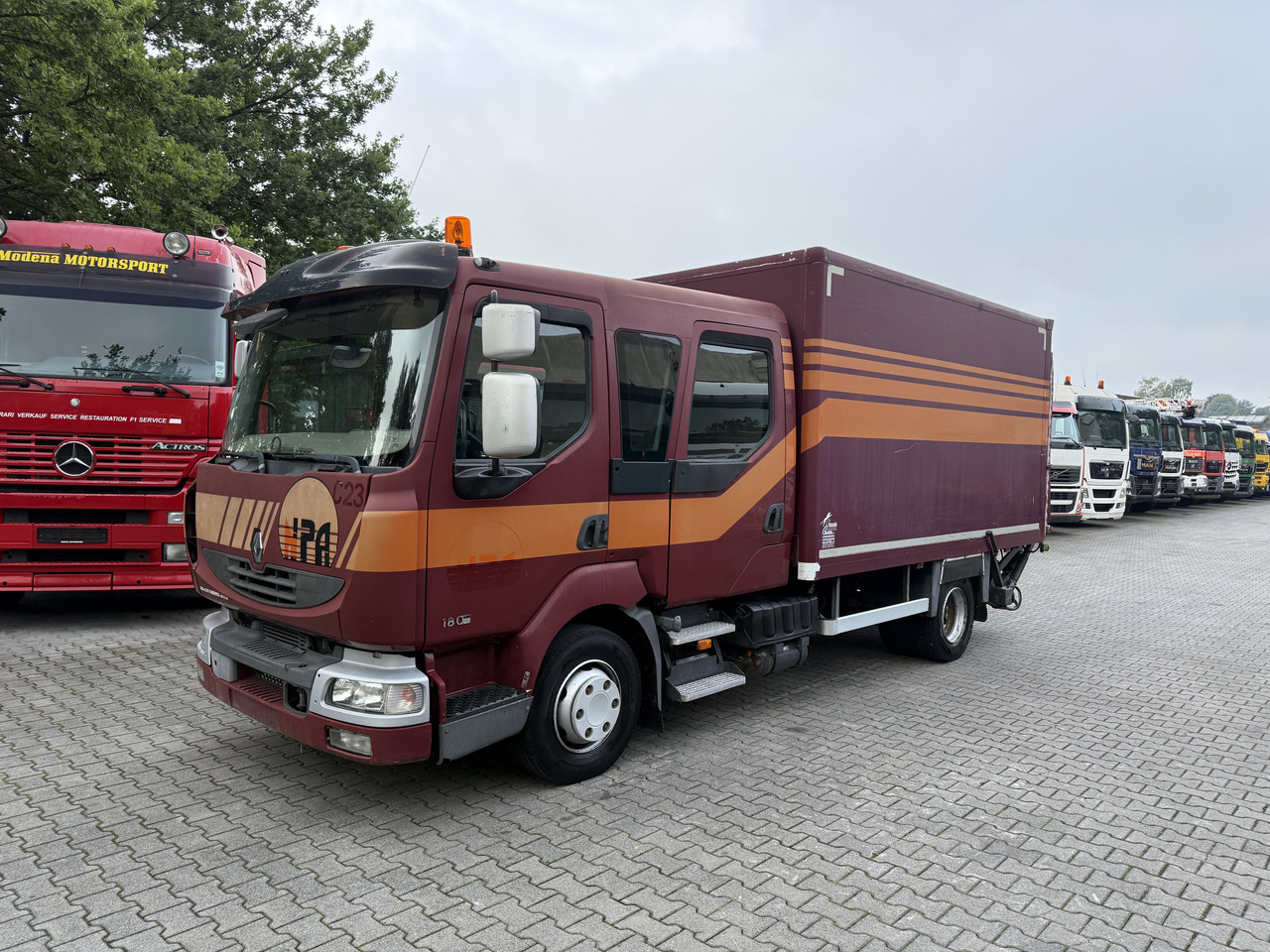 Renault Midlum 180.10 DoKa - Камион сандучар: слика 1 Renault Midlum 180.10 DoKa - Камион сандучар: слика 1