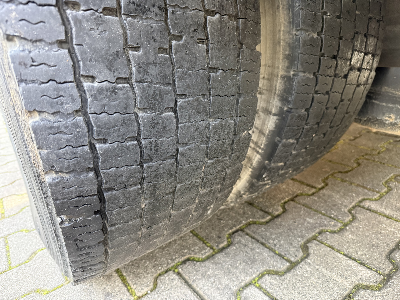 Scania G450 8X2*6 Kipper Kran HMF 2620 K5 - Кипер, Камион со кран: слика 4 Scania G450 8X2*6 Kipper Kran HMF 2620 K5 - Кипер, Камион со кран: слика 4