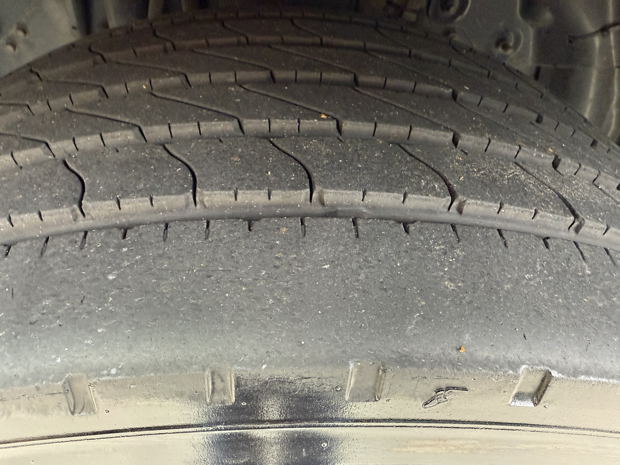 Scania P410 4X2 Palfinger PK 13001 - Камион со кран: слика 2 Scania P410 4X2 Palfinger PK 13001 - Камион со кран: слика 2