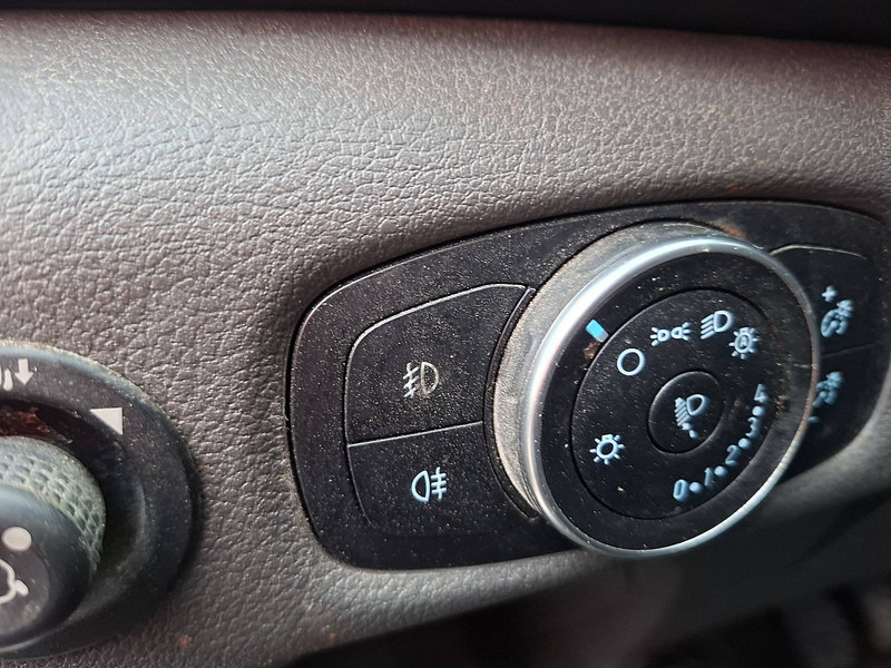 Товарно комбе Ford Transit 2.0 L2H2 Airco Euro6!: слика 15