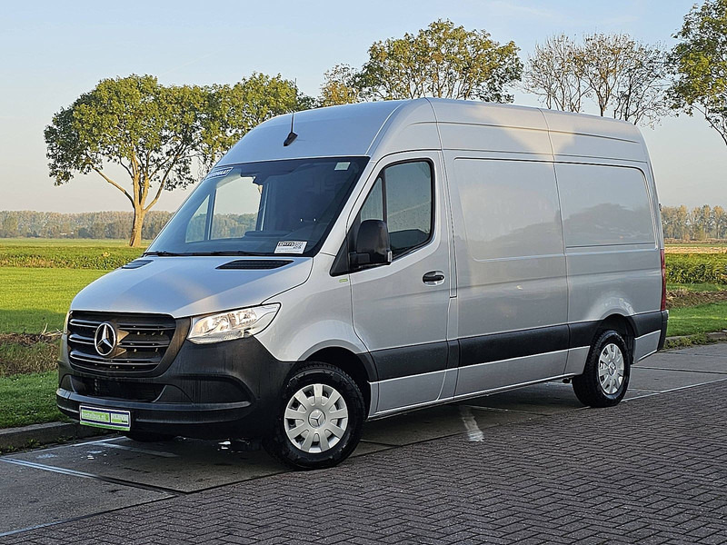 Mercedes-Benz Sprinter 315 L2H2 RWD Mbux Autom! - Мало комбе: слика 2 Mercedes-Benz Sprinter 315 L2H2 RWD Mbux Autom! - Мало комбе: слика 2