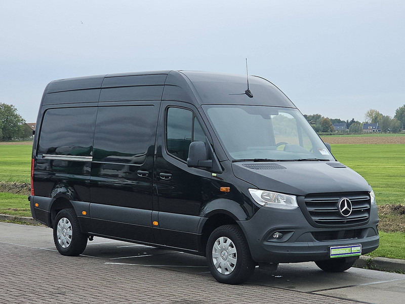 Mercedes-Benz Sprinter 317 L2H2 Mbux 360camera! - Товарно комбе: слика 5 Mercedes-Benz Sprinter 317 L2H2 Mbux 360camera! - Товарно комбе: слика 5