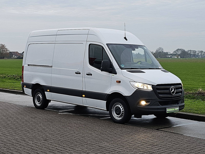 Mercedes-Benz Sprinter 317 L2H2 Mbux Navi RWD! - Товарно комбе: слика 5 Mercedes-Benz Sprinter 317 L2H2 Mbux Navi RWD! - Товарно комбе: слика 5