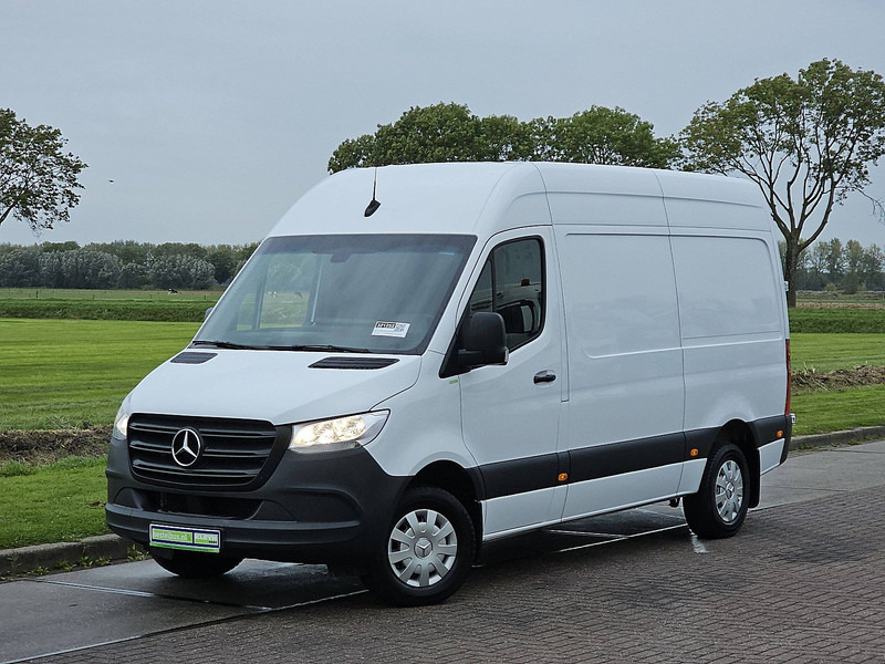 Mercedes-Benz Sprinter 317 L2H2 Navi RWD - Товарно комбе: слика 2 Mercedes-Benz Sprinter 317 L2H2 Navi RWD - Товарно комбе: слика 2