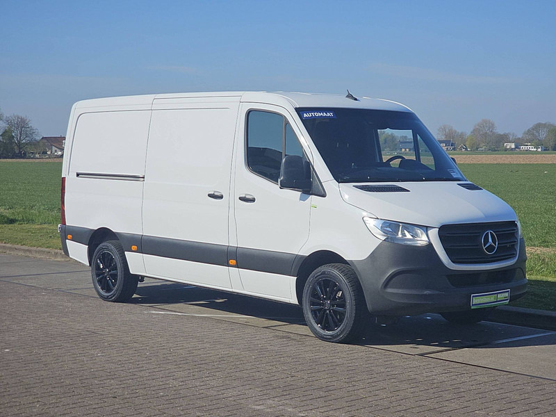 Mercedes-Benz Sprinter 319 L2H1 Mbux V6 3.0Ltr! - Мало комбе: слика 5 Mercedes-Benz Sprinter 319 L2H1 Mbux V6 3.0Ltr! - Мало комбе: слика 5