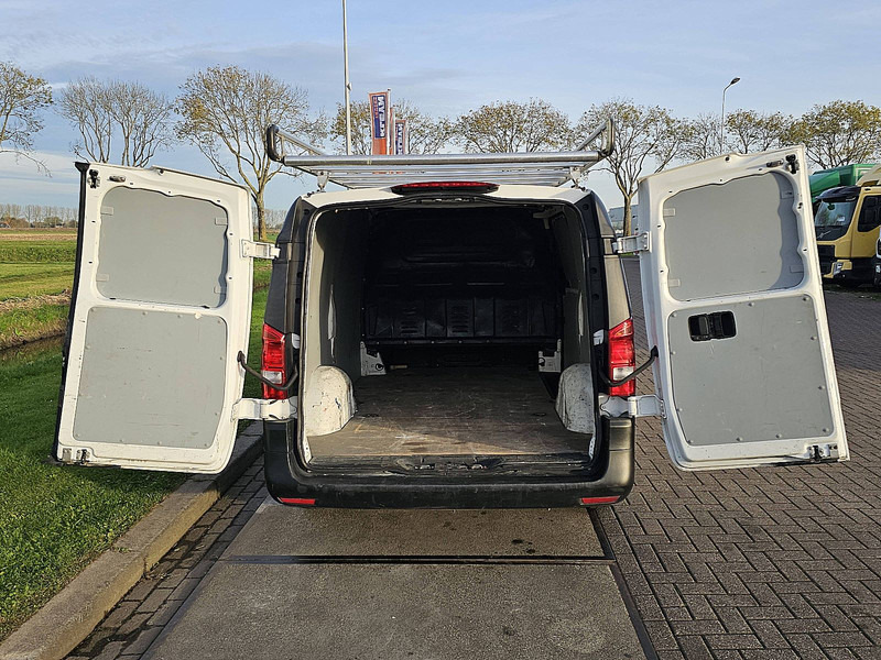 Мало комбе Mercedes-Benz Vito 111 Lang: слика 13 Мало комбе Mercedes-Benz Vito 111 Lang: слика 13