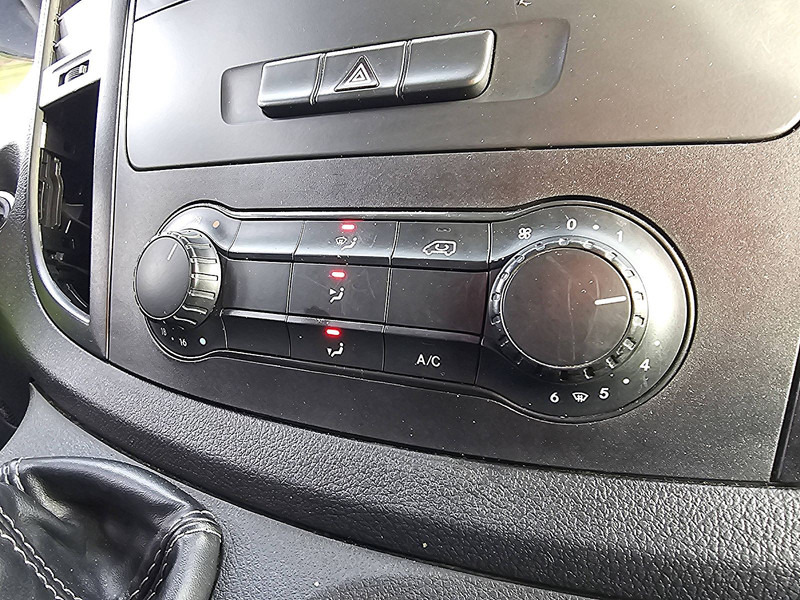 Мало комбе Mercedes-Benz Vito 111 Lang: слика 10 Мало комбе Mercedes-Benz Vito 111 Lang: слика 10