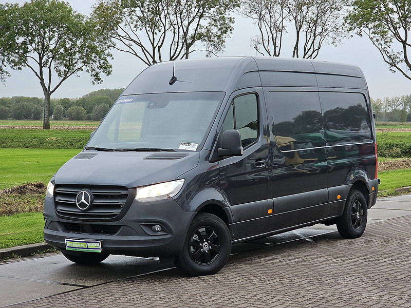 Mercedes-Benz eSprinter L2H2 47 kWh AC/DC! - Товарно комбе, Електрично комбе: слика 2 Mercedes-Benz eSprinter L2H2 47 kWh AC/DC! - Товарно комбе, Електрично комбе: слика 2
