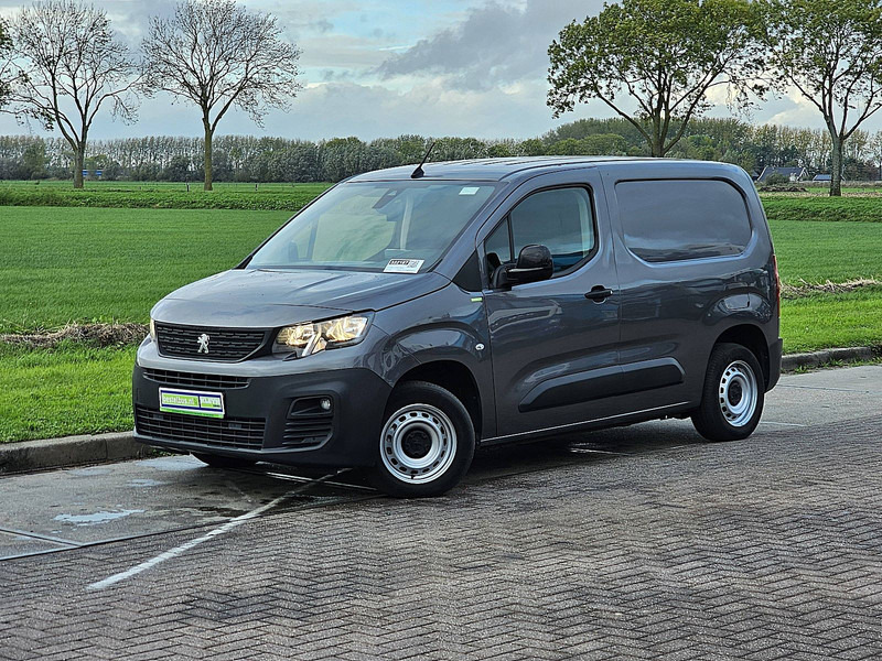 Peugeot Partner 1.5 L1H1 Navi Euro6 AC! - Комбе фургон: слика 2 Peugeot Partner 1.5 L1H1 Navi Euro6 AC! - Комбе фургон: слика 2