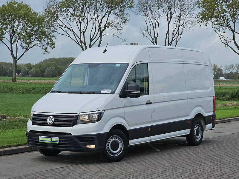 Volkswagen Crafter 35 2.0 L3H3 140Pk Euro6 AC! - Товарно комбе: слика 2 Volkswagen Crafter 35 2.0 L3H3 140Pk Euro6 AC! - Товарно комбе: слика 2
