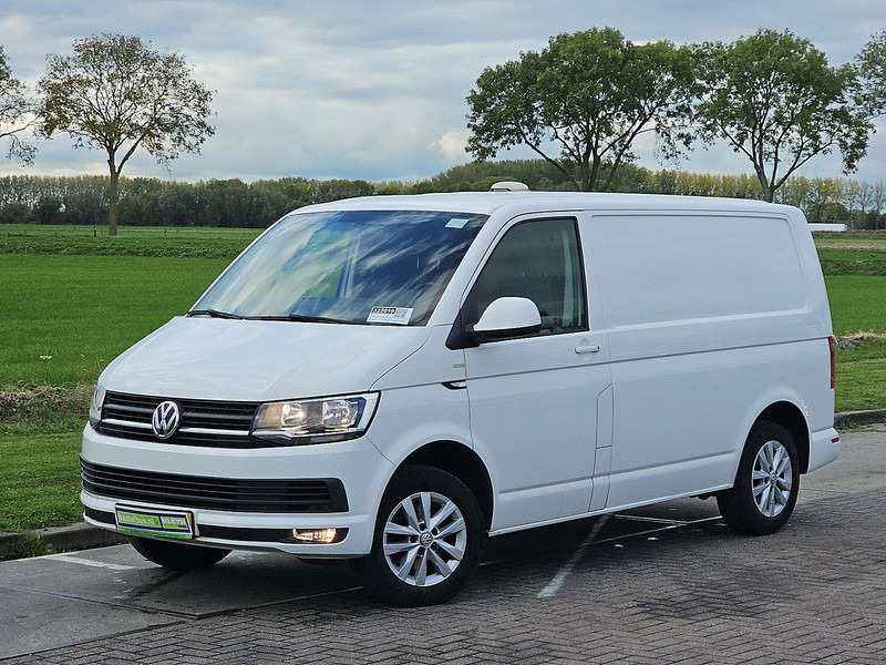 Volkswagen Transporter 2.0 TDI L1H1 Airco Euro6 NAP - Мало комбе: слика 2 Volkswagen Transporter 2.0 TDI L1H1 Airco Euro6 NAP - Мало комбе: слика 2