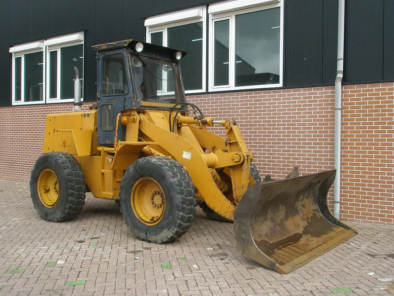 Komatsu W40-2 - Натоварувач на тркала: слика 4 Komatsu W40-2 - Натоварувач на тркала: слика 4