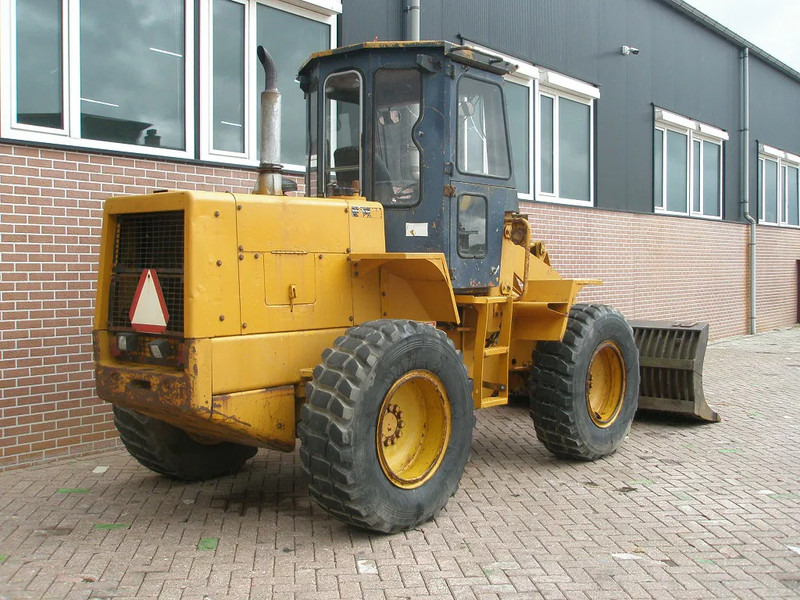Komatsu W40-2 - Натоварувач на тркала: слика 3 Komatsu W40-2 - Натоварувач на тркала: слика 3