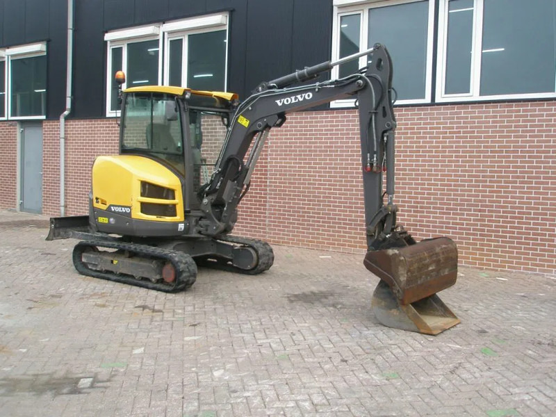 Volvo EC35D - Мини багер: слика 4 Volvo EC35D - Мини багер: слика 4