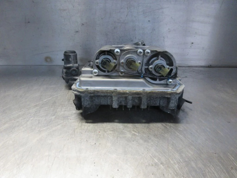 MAN 81.25839-7027-81.25839-6064//6073 SCHAKELMODULEN MAN TGX TGS EURO 6 - Квачила и делови за Камион: слика 4 MAN 81.25839-7027-81.25839-6064//6073 SCHAKELMODULEN MAN TGX TGS EURO 6 - Квачила и делови за Камион: слика 4