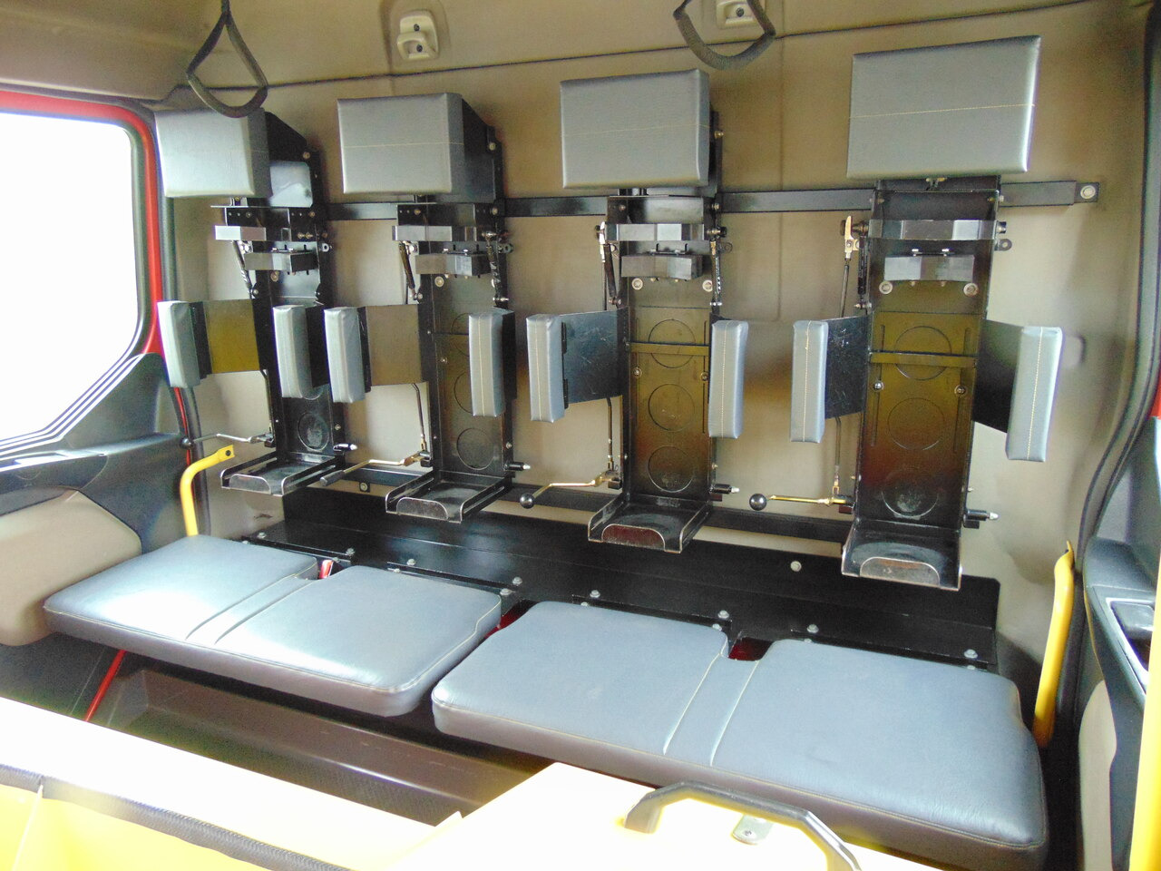 Противпожарен камион RENAULT Midlum 220DXi SIDES: слика 15