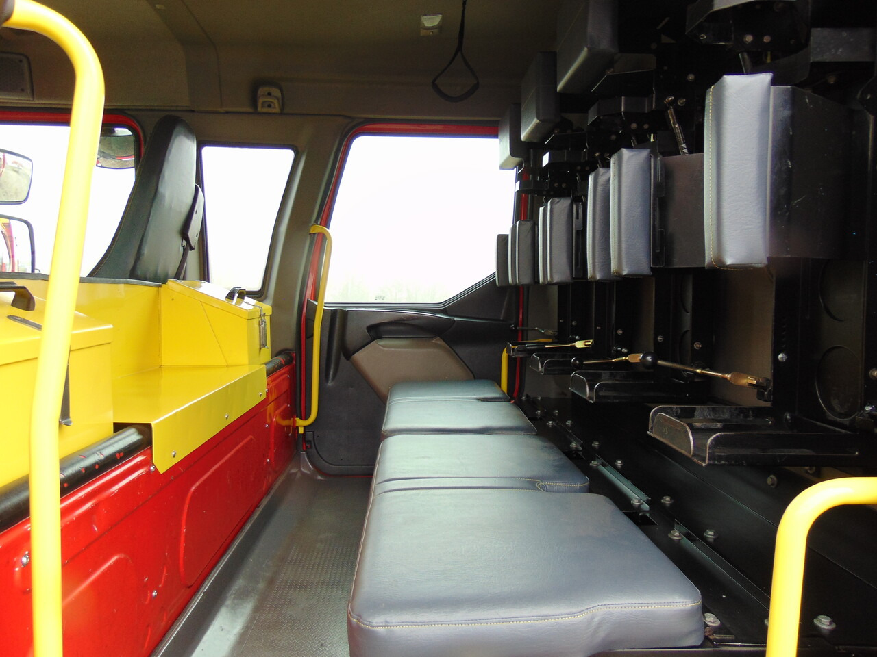 Противпожарен камион RENAULT Midlum 220DXi SIDES: слика 14