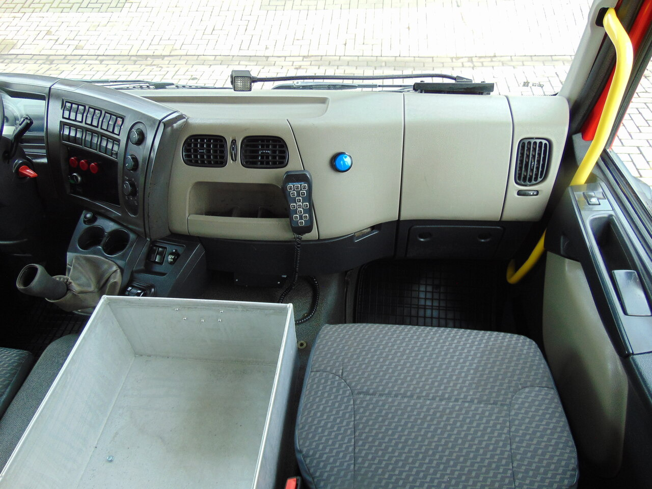 Противпожарен камион RENAULT Midlum 220DXi SIDES: слика 20