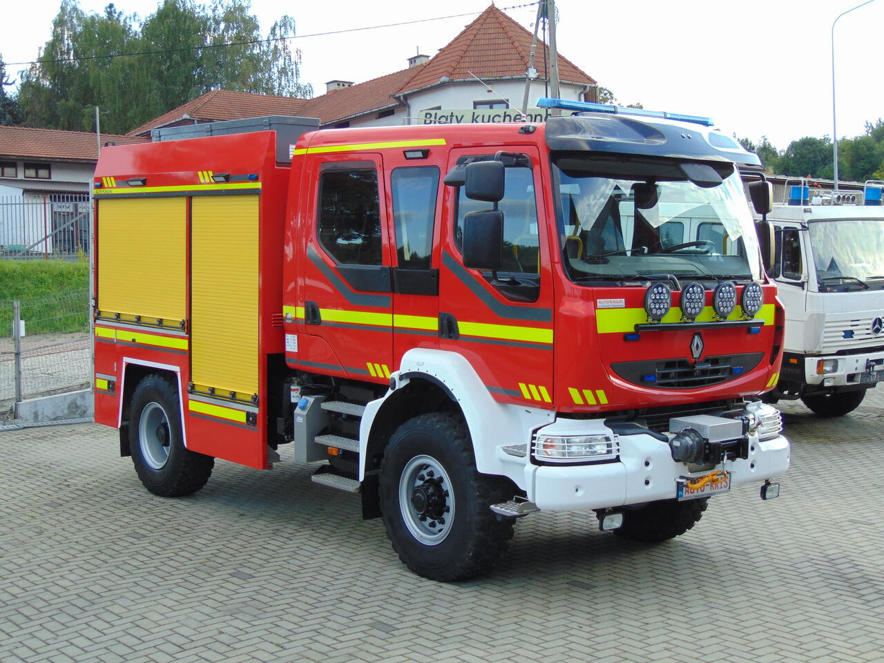 RENAULT Midlum 240DXi 4x4 GIMAEX - Противпожарен камион: слика 2 RENAULT Midlum 240DXi 4x4 GIMAEX - Противпожарен камион: слика 2