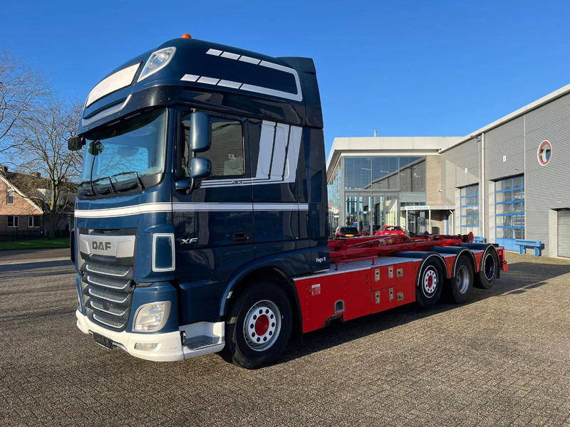 DAF XF106-530 8X2 / AJK HOOKLIFT 25000KG / 9 TON FRONT AXLE / NAVI / ONLY:612482 KM / SSC / AUTOMATIC / EURO-6 / 2019 - Камион со кука за подигање: слика 1 DAF XF106-530 8X2 / AJK HOOKLIFT 25000KG / 9 TON FRONT AXLE / NAVI / ONLY:612482 KM / SSC / AUTOMATIC / EURO-6 / 2019 - Камион со кука за подигање: слика 1
