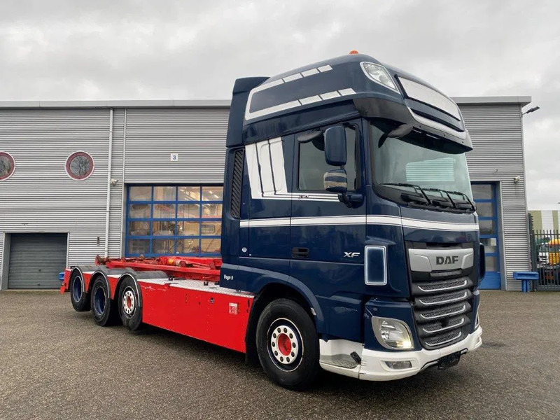 DAF XF106-530 8X2 / AJK HOOKLIFT 25000KG / 9 TON FRONT AXLE / NAVI / ONLY:612482 KM / SSC / AUTOMATIC / EURO-6 / 2019 - Камион со кука за подигање: слика 2 DAF XF106-530 8X2 / AJK HOOKLIFT 25000KG / 9 TON FRONT AXLE / NAVI / ONLY:612482 KM / SSC / AUTOMATIC / EURO-6 / 2019 - Камион со кука за подигање: слика 2