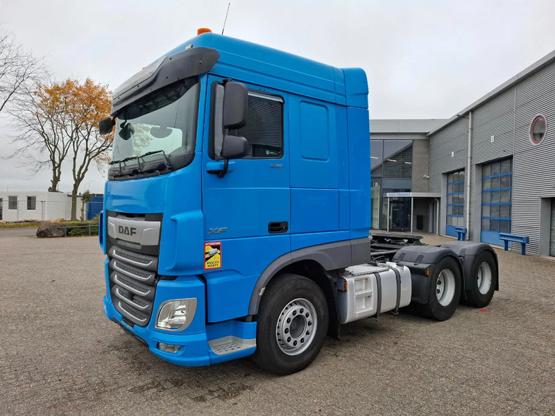 DAF XF106-530 / 6X4 / INTARDER / HYDRAULICS / ONLY:418213 KM / TUV:16-06-2026 / 44TON / LWDS / MANUAL / EURO-6 / 2018 - Камион влекач: слика 1 DAF XF106-530 / 6X4 / INTARDER / HYDRAULICS / ONLY:418213 KM / TUV:16-06-2026 / 44TON / LWDS / MANUAL / EURO-6 / 2018 - Камион влекач: слика 1