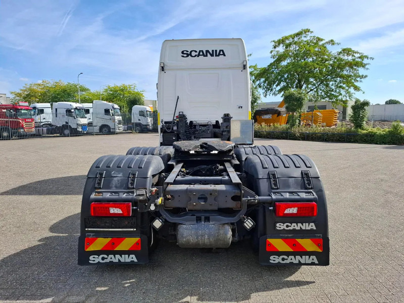 Scania NGS R650 V8 / 6X4 / RETARDER / 2X BIG AXLE / PARKCOOL / DOUBLE TANK / INLINER / FULL-AIR / ALCOA / LEATHER / NAVI / GEN2 V2 / EU - Камион влекач: слика 4 Scania NGS R650 V8 / 6X4 / RETARDER / 2X BIG AXLE / PARKCOOL / DOUBLE TANK / INLINER / FULL-AIR / ALCOA / LEATHER / NAVI / GEN2 V2 / EU - Камион влекач: слика 4