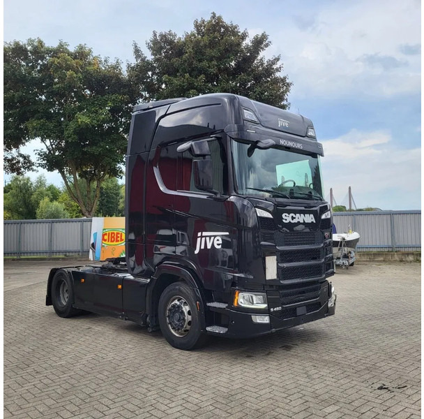 Scania NGS S450 / ENGINE RUNNING / RETARDER / DOUBLE TANK / FULL-AIR / 690348KM / LEATHER / ACC / LWDS / AUTOMATIC / EURO-6 / 2018 - Камион влекач: слика 2 Scania NGS S450 / ENGINE RUNNING / RETARDER / DOUBLE TANK / FULL-AIR / 690348KM / LEATHER / ACC / LWDS / AUTOMATIC / EURO-6 / 2018 - Камион влекач: слика 2