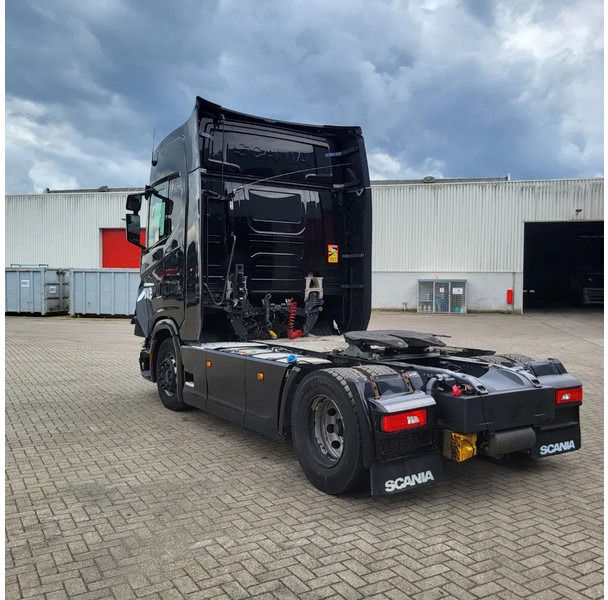 Scania NGS S450 / ENGINE RUNNING / RETARDER / DOUBLE TANK / FULL-AIR / 690348KM / LEATHER / ACC / LWDS / AUTOMATIC / EURO-6 / 2018 - Камион влекач: слика 3 Scania NGS S450 / ENGINE RUNNING / RETARDER / DOUBLE TANK / FULL-AIR / 690348KM / LEATHER / ACC / LWDS / AUTOMATIC / EURO-6 / 2018 - Камион влекач: слика 3