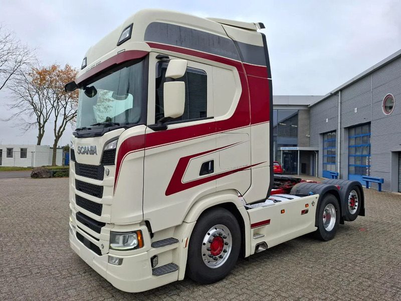 Scania NGS S650 V8 / RETARDER / 633397 KM / 9 TON FRONT AXELE / FULL-AIR / INLINER / FULL SPOILER / LEATHER / ALCOA / NAVI / FRIDGE / E - Камион влекач: слика 1 Scania NGS S650 V8 / RETARDER / 633397 KM / 9 TON FRONT AXELE / FULL-AIR / INLINER / FULL SPOILER / LEATHER / ALCOA / NAVI / FRIDGE / E - Камион влекач: слика 1
