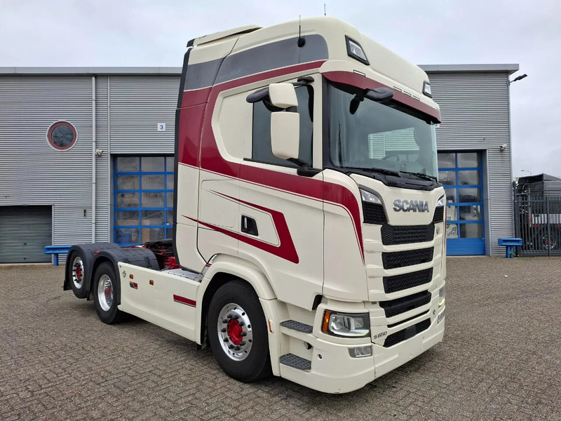 Scania NGS S650 V8 / RETARDER / 633397 KM / 9 TON FRONT AXELE / FULL-AIR / INLINER / FULL SPOILER / LEATHER / ALCOA / NAVI / FRIDGE / E - Камион влекач: слика 2 Scania NGS S650 V8 / RETARDER / 633397 KM / 9 TON FRONT AXELE / FULL-AIR / INLINER / FULL SPOILER / LEATHER / ALCOA / NAVI / FRIDGE / E - Камион влекач: слика 2