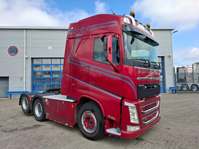 Volvo FH4-540 / 6X4 / BIG AXLE / HYDRAULICS / VEB+ / DYNAMIC STEERING / NAVI / ACC / LWDS / FULL-AIR / LEATHER / AUTOMATIC / EURO-6 / - Камион влекач: слика 2 Volvo FH4-540 / 6X4 / BIG AXLE / HYDRAULICS / VEB+ / DYNAMIC STEERING / NAVI / ACC / LWDS / FULL-AIR / LEATHER / AUTOMATIC / EURO-6 / - Камион влекач: слика 2