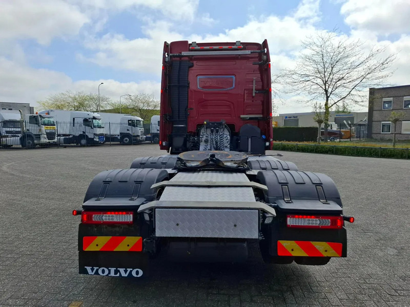 Volvo FH4-540 / 6X4 / BIG AXLE / HYDRAULICS / VEB+ / DYNAMIC STEERING / NAVI / ACC / LWDS / FULL-AIR / LEATHER / AUTOMATIC / EURO-6 / - Камион влекач: слика 4 Volvo FH4-540 / 6X4 / BIG AXLE / HYDRAULICS / VEB+ / DYNAMIC STEERING / NAVI / ACC / LWDS / FULL-AIR / LEATHER / AUTOMATIC / EURO-6 / - Камион влекач: слика 4