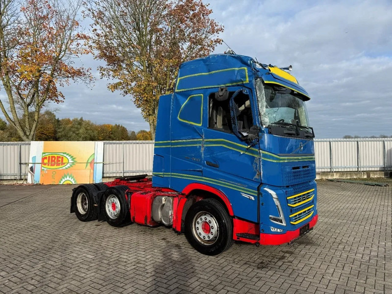 Volvo FH5-460 / ENGINE RUNING / HYDRAULICS / I-SAVE / VEB+ / ONLY:446560 KM / DOUBLE TANK / LWDS / EURO-6 / 2021 - Камион влекач: слика 2 Volvo FH5-460 / ENGINE RUNING / HYDRAULICS / I-SAVE / VEB+ / ONLY:446560 KM / DOUBLE TANK / LWDS / EURO-6 / 2021 - Камион влекач: слика 2