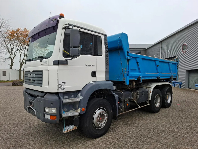 MAN TGA 26.310 / 6X4 / 2XBIG AXLE / 2SIDE TIPPER / ONLY:545423 KM / TUV:06-05-2026 / FULL-STEEL / AIRCO / MANUAL / EURO-4 / 2005 - Кипер: слика 3 MAN TGA 26.310 / 6X4 / 2XBIG AXLE / 2SIDE TIPPER / ONLY:545423 KM / TUV:06-05-2026 / FULL-STEEL / AIRCO / MANUAL / EURO-4 / 2005 - Кипер: слика 3