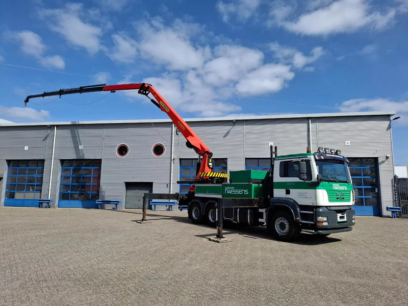 MAN TGA 33.410 / 6X4 / PALFINGER PK4000 1EL ROOFER CRANE / 25M / REMOTE / 2X BIG AXLE / 490677 KM / MANUAL / EURO-3 / 2005 - Камион со кран: слика 5 MAN TGA 33.410 / 6X4 / PALFINGER PK4000 1EL ROOFER CRANE / 25M / REMOTE / 2X BIG AXLE / 490677 KM / MANUAL / EURO-3 / 2005 - Камион со кран: слика 5
