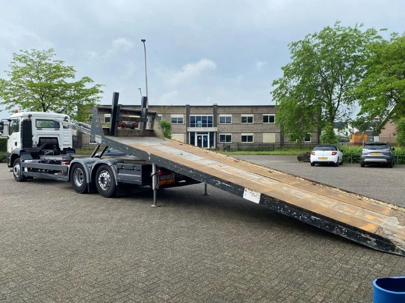 MAN TGA26.320 / SLIDING PLATEAU / WINCH / LIFT AXLE / MACHINE CARRIER / MANUAL / EURO-4 / 2007 - Камион со платформа: слика 5 MAN TGA26.320 / SLIDING PLATEAU / WINCH / LIFT AXLE / MACHINE CARRIER / MANUAL / EURO-4 / 2007 - Камион со платформа: слика 5