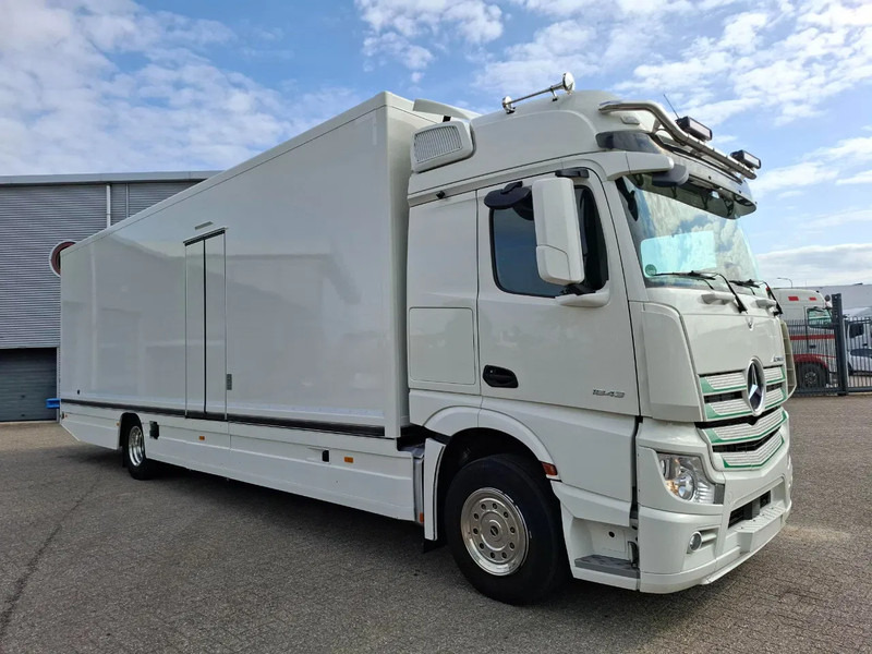Mercedes-Benz Actros 1843 / GERMAN FLOWER TRUCK / 162021 KM / ISOLATED BOX / COOL & HEATED / NAVI / PLATFORM 1500 KG / TOP CONDITION / FULL-AI - Камион за продажба на добра: слика 2 Mercedes-Benz Actros 1843 / GERMAN FLOWER TRUCK / 162021 KM / ISOLATED BOX / COOL & HEATED / NAVI / PLATFORM 1500 KG / TOP CONDITION / FULL-AI - Камион за продажба на добра: слика 2