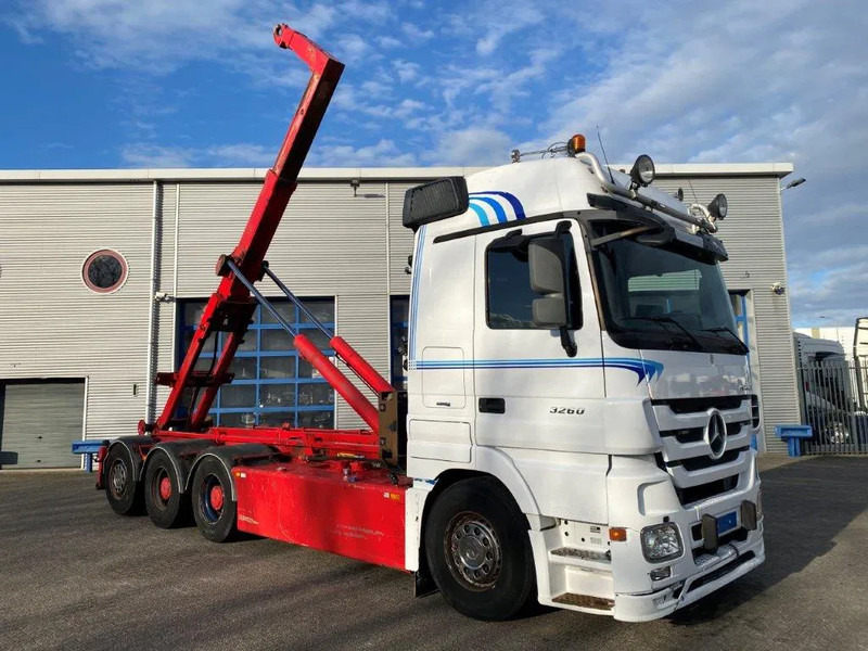 Mercedes-Benz Actros 3260 V8 / 15,9L / 8X4 / BIG AXLE / PALFINGER T26 HOOKLIFT / LIFT+LENKACHSE / FULL-AIR / AIRCO / AUTOMATIC / EURO-5 / 2013 - Камион со кука за подигање: слика 4 Mercedes-Benz Actros 3260 V8 / 15,9L / 8X4 / BIG AXLE / PALFINGER T26 HOOKLIFT / LIFT+LENKACHSE / FULL-AIR / AIRCO / AUTOMATIC / EURO-5 / 2013 - Камион со кука за подигање: слика 4