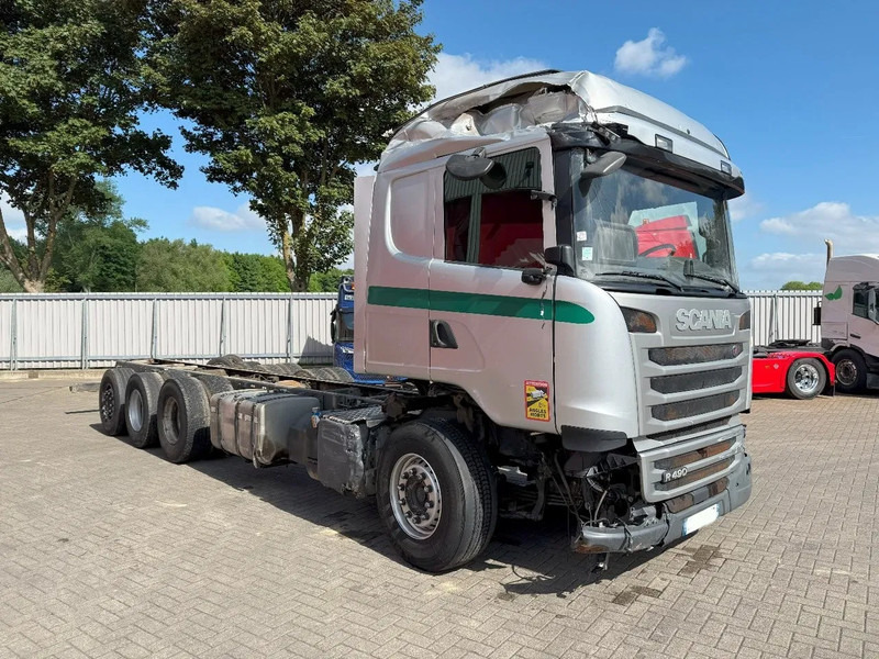Scania R490 / 8X4 / ENGINE RUNNING / RETARDER / 9 TON FRONT AXLE / LIFT+LENKACHSE / AUTOMATIC / EURO-6 / 2017 - Камион со кабинска шасија: слика 2 Scania R490 / 8X4 / ENGINE RUNNING / RETARDER / 9 TON FRONT AXLE / LIFT+LENKACHSE / AUTOMATIC / EURO-6 / 2017 - Камион со кабинска шасија: слика 2