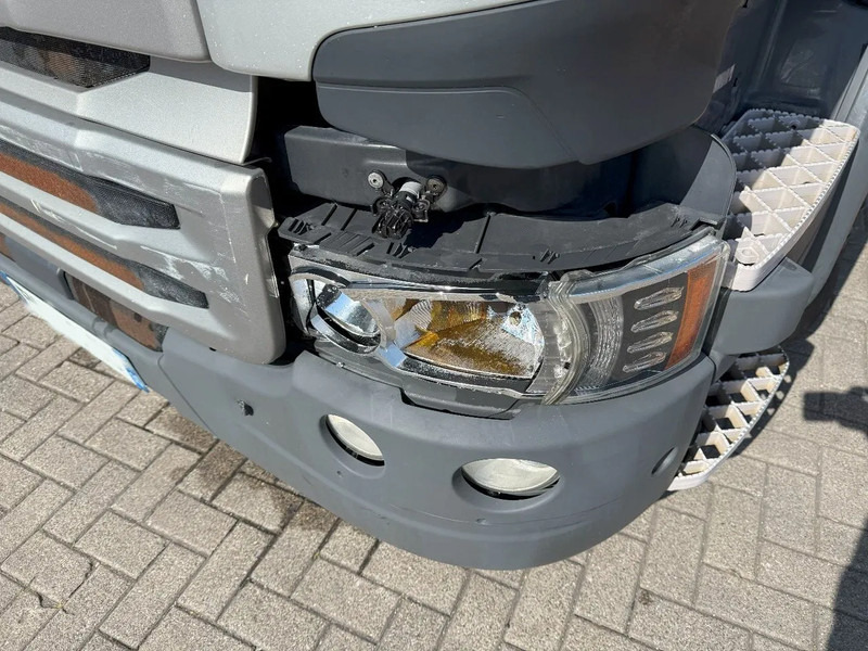 Scania R490 / 8X4 / ENGINE RUNNING / RETARDER / 9 TON FRONT AXLE / LIFT+LENKACHSE / AUTOMATIC / EURO-6 / 2017 - Камион со кабинска шасија: слика 5 Scania R490 / 8X4 / ENGINE RUNNING / RETARDER / 9 TON FRONT AXLE / LIFT+LENKACHSE / AUTOMATIC / EURO-6 / 2017 - Камион со кабинска шасија: слика 5