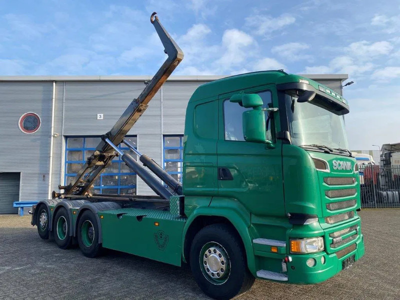 Scania R520 V8 / 8X4 / BIG AXLE / AJK HOOKLIFT 30TON / LIFT+LENKACHSE / NAVI / LEATHER / FULL-AIR / AUTOMATIC / EURO-6 / 2015 - Камион со кука за подигање: слика 2 Scania R520 V8 / 8X4 / BIG AXLE / AJK HOOKLIFT 30TON / LIFT+LENKACHSE / NAVI / LEATHER / FULL-AIR / AUTOMATIC / EURO-6 / 2015 - Камион со кука за подигање: слика 2