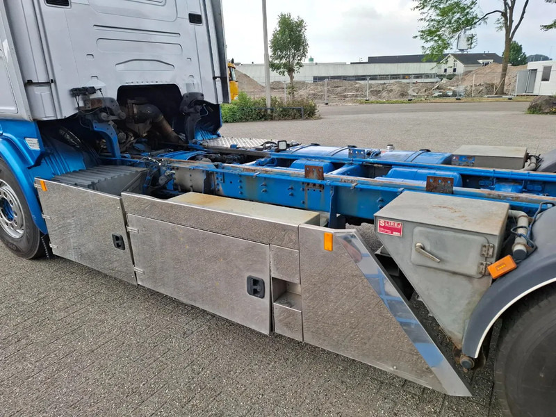 Камион со кабинска шасија Scania R580 V8 / RETARDER / LIFT+LENKACHSE / FULL-AIR / PLATFORM 2000 KG / LEATHER / AIRCO / AUTOMATIC / EURO-6 / 2014: слика 8 Камион со кабинска шасија Scania R580 V8 / RETARDER / LIFT+LENKACHSE / FULL-AIR / PLATFORM 2000 KG / LEATHER / AIRCO / AUTOMATIC / EURO-6 / 2014: слика 8