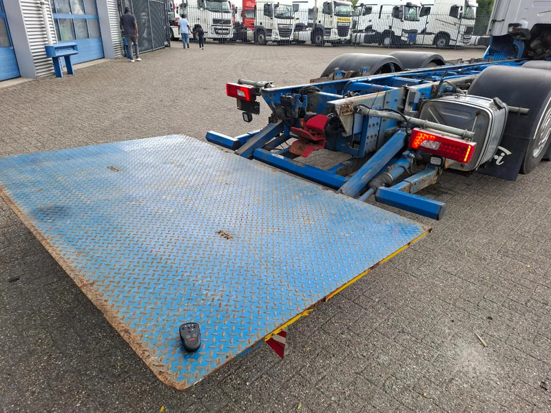 Камион со кабинска шасија Scania R580 V8 / RETARDER / LIFT+LENKACHSE / FULL-AIR / PLATFORM 2000 KG / LEATHER / AIRCO / AUTOMATIC / EURO-6 / 2014: слика 10 Камион со кабинска шасија Scania R580 V8 / RETARDER / LIFT+LENKACHSE / FULL-AIR / PLATFORM 2000 KG / LEATHER / AIRCO / AUTOMATIC / EURO-6 / 2014: слика 10