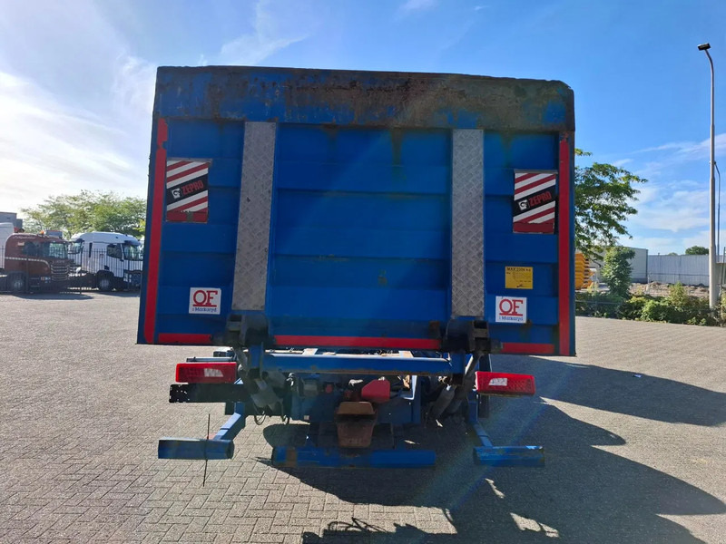 Scania R580 V8 / RETARDER / LIFT+LENKACHSE / FULL-AIR / PLATFORM 2000 KG / LEATHER / AIRCO / AUTOMATIC / EURO-6 / 2015 - Камион со кабинска шасија: слика 4 Scania R580 V8 / RETARDER / LIFT+LENKACHSE / FULL-AIR / PLATFORM 2000 KG / LEATHER / AIRCO / AUTOMATIC / EURO-6 / 2015 - Камион со кабинска шасија: слика 4