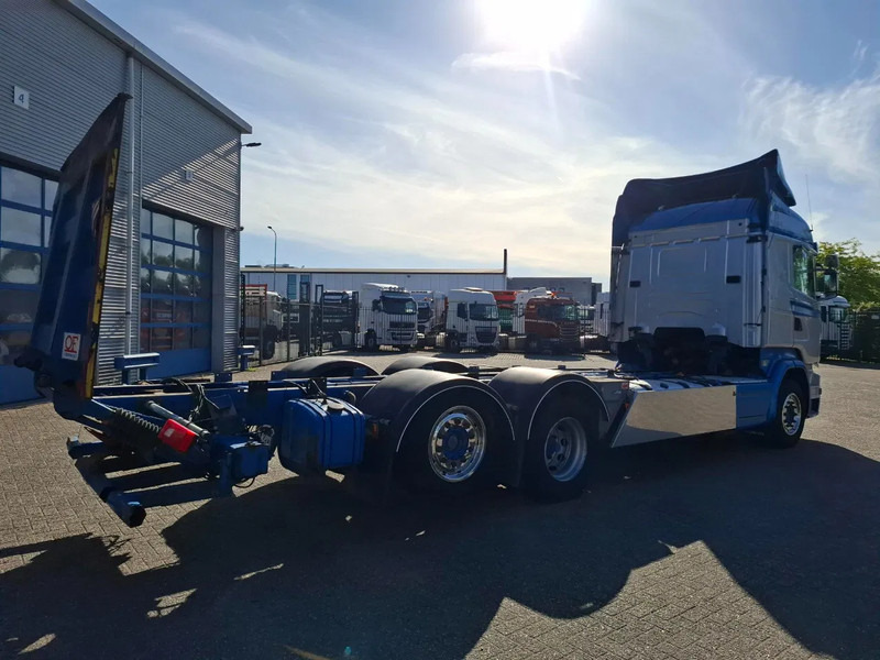 Scania R580 V8 / RETARDER / LIFT+LENKACHSE / FULL-AIR / PLATFORM 2000 KG / LEATHER / AIRCO / AUTOMATIC / EURO-6 / 2015 - Камион со кабинска шасија: слика 5 Scania R580 V8 / RETARDER / LIFT+LENKACHSE / FULL-AIR / PLATFORM 2000 KG / LEATHER / AIRCO / AUTOMATIC / EURO-6 / 2015 - Камион со кабинска шасија: слика 5